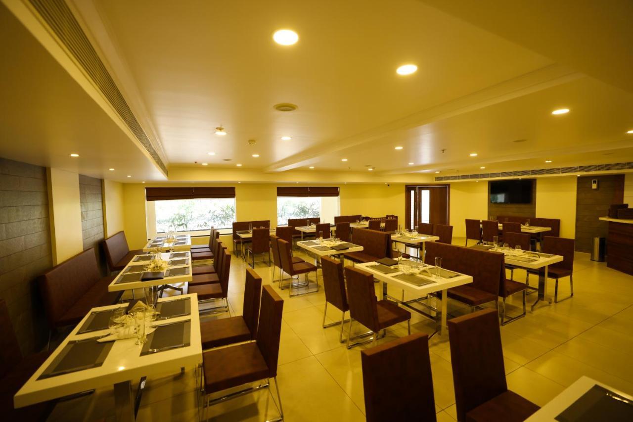 Kkm International Otel Thiruvananthapuram Dış mekan fotoğraf