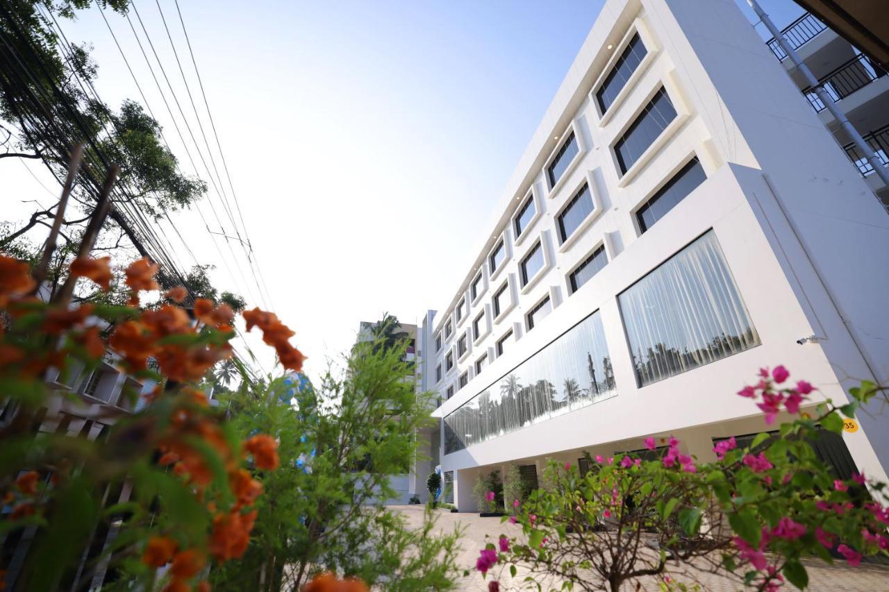 Kkm International Otel Thiruvananthapuram Dış mekan fotoğraf