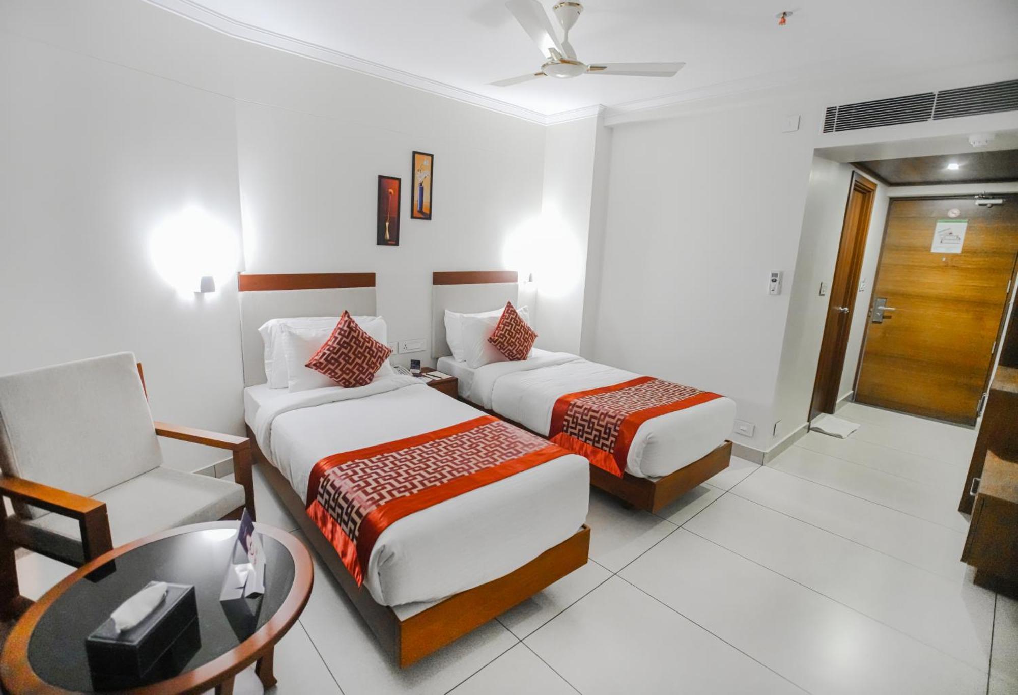 Kkm International Otel Thiruvananthapuram Dış mekan fotoğraf