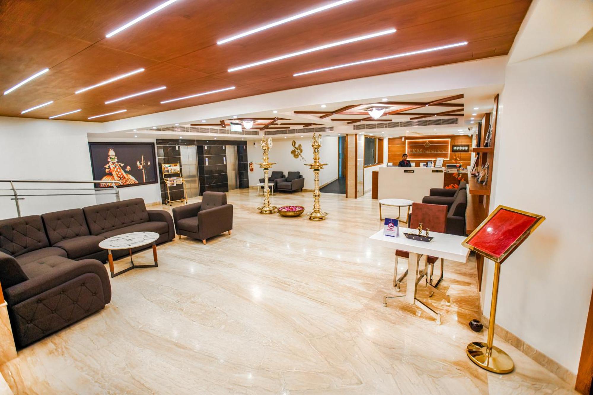 Kkm International Otel Thiruvananthapuram Dış mekan fotoğraf