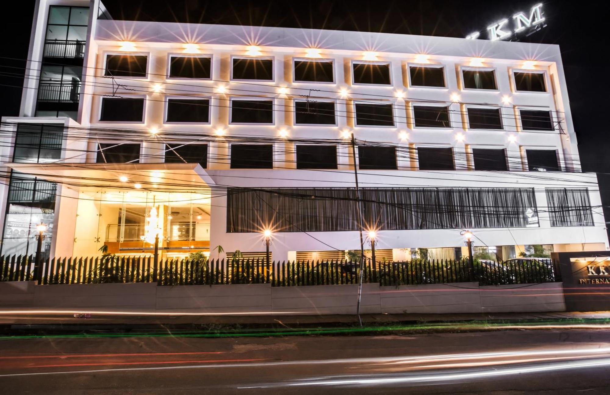 Kkm International Otel Thiruvananthapuram Dış mekan fotoğraf